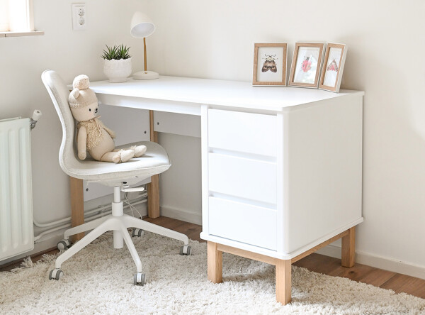 Bureau Mika Wit/Eiken Bureau Mika Wit/Eiken
