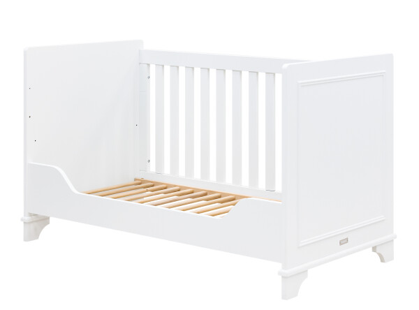 Charlotte 2 piece nursery furniture set with bench bed White