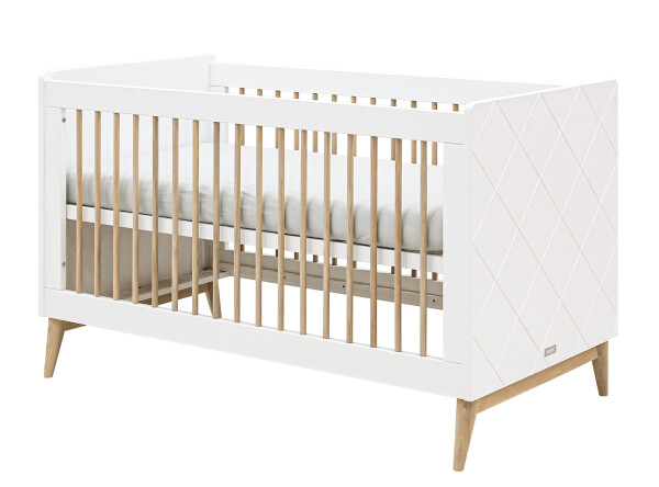 Paris 2 piece nursery furniture set with bench bed White/Oak
