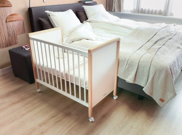 Co-sleeper 50x90 Flo White/Natural Co-sleeper 50x90 Flo White/Natural